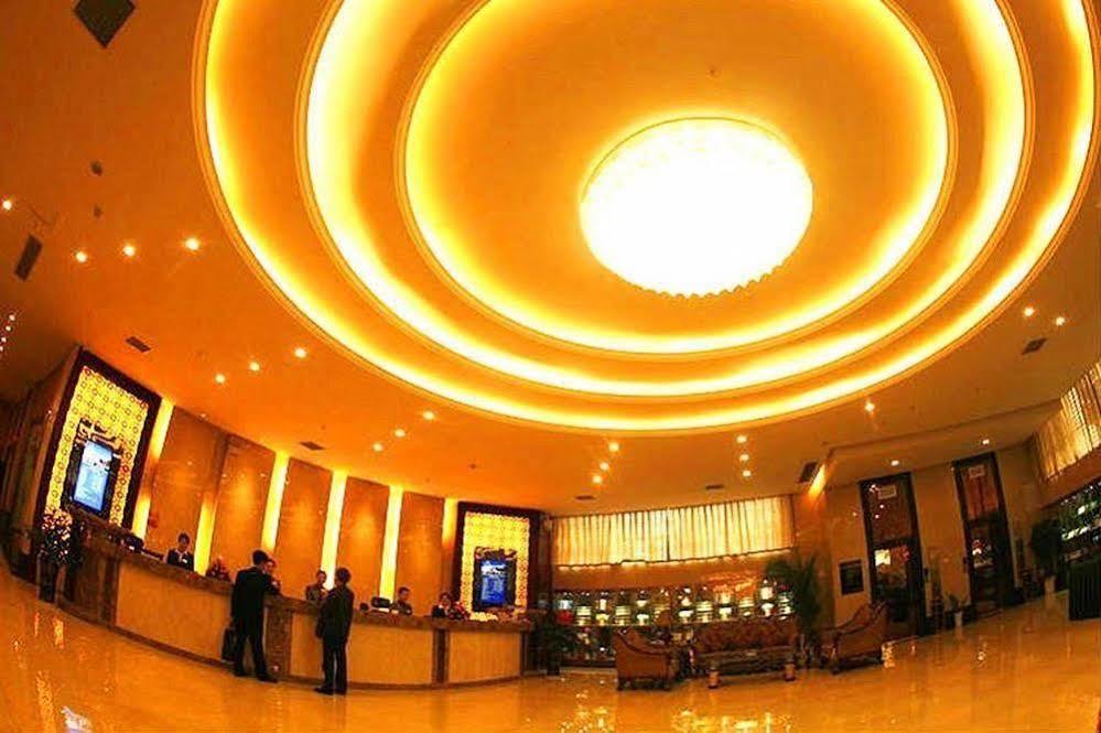 New Beacon Runfeng International Hotel Wuhan Bagian luar foto