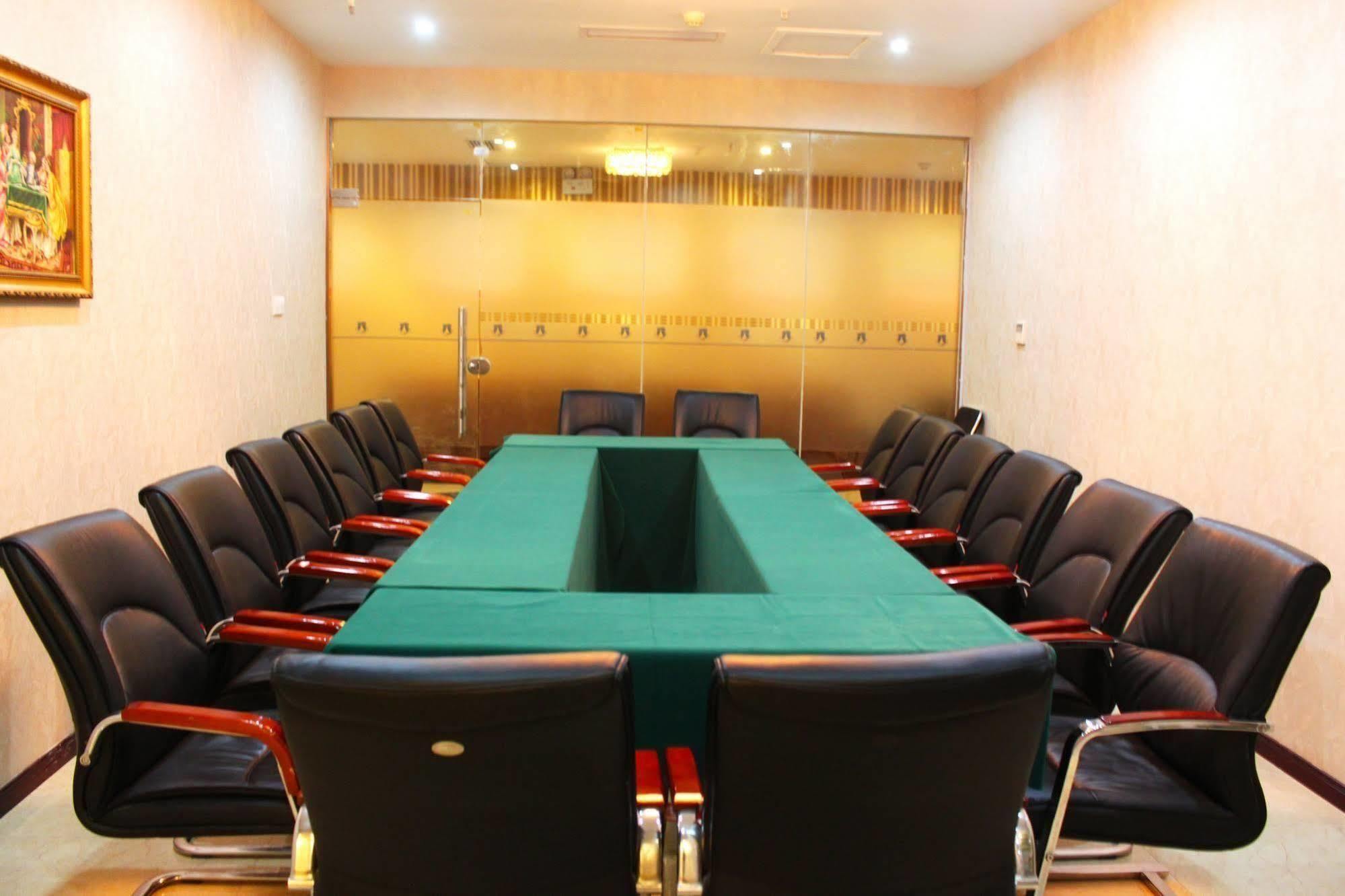 New Beacon Runfeng International Hotel Wuhan Bagian luar foto