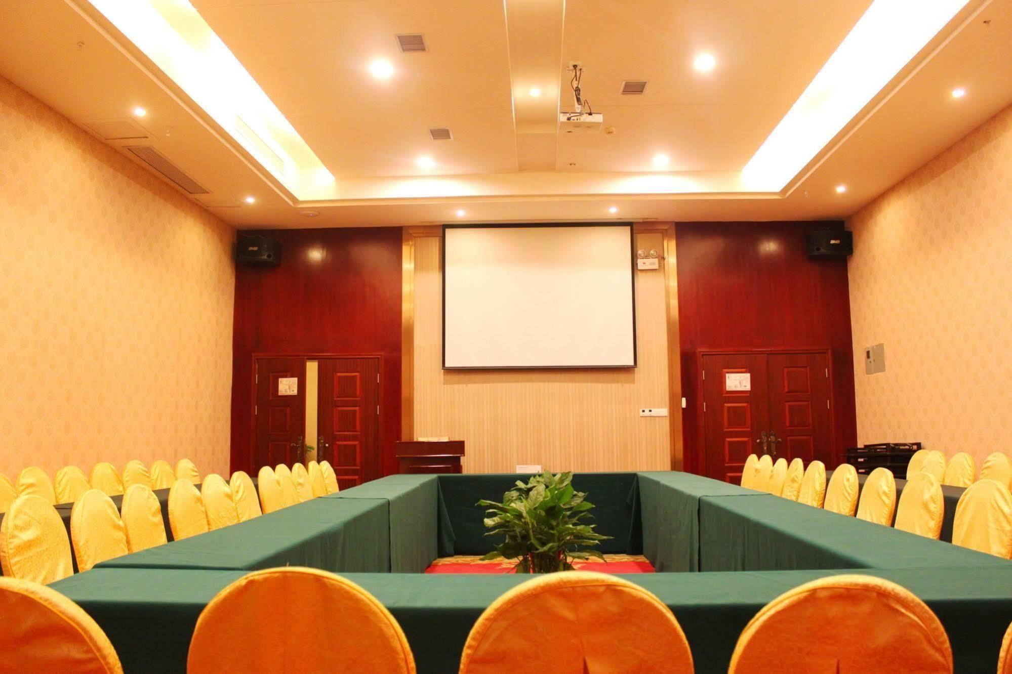 New Beacon Runfeng International Hotel Wuhan Bagian luar foto