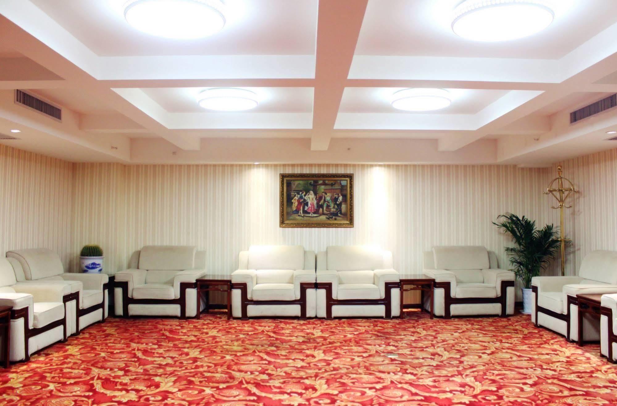 New Beacon Runfeng International Hotel Wuhan Bagian luar foto