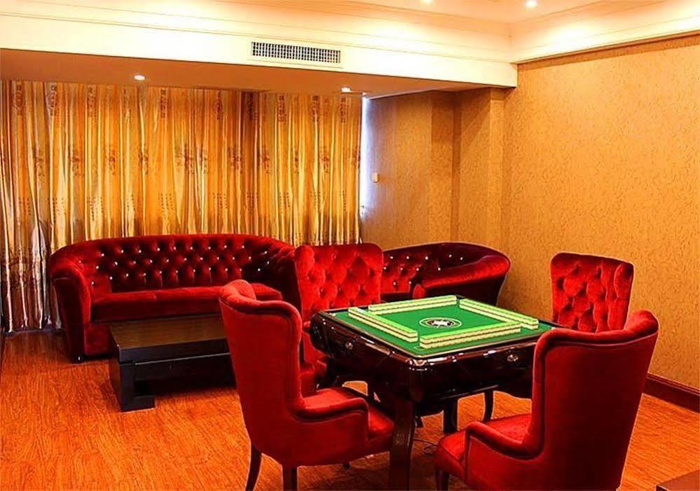 New Beacon Runfeng International Hotel Wuhan Bagian luar foto