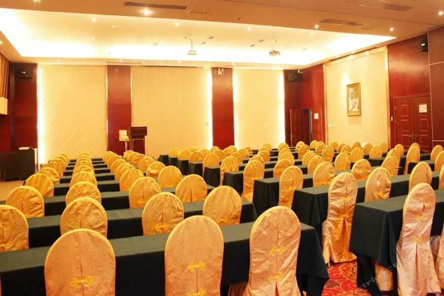 New Beacon Runfeng International Hotel Wuhan Bagian luar foto